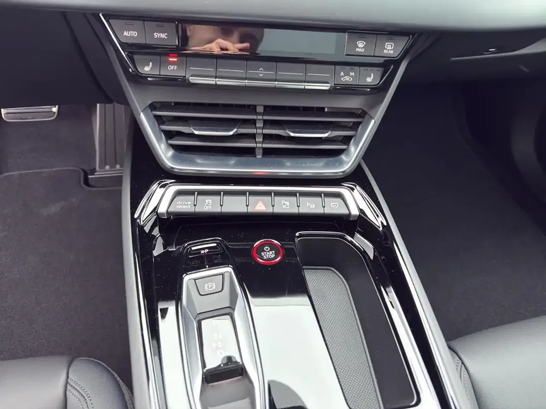 Audi e-tron GT quattro - foto 14