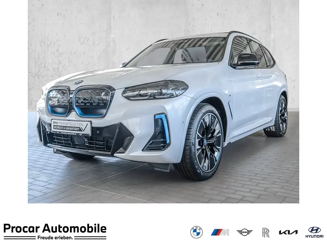 BMW iX3 - Thumbnail 1