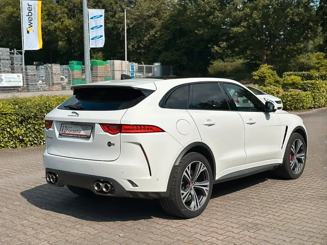 Jaguar F-Pace - Thumbnail 10