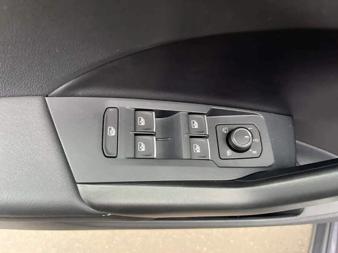 Volkswagen T-Cross - Thumbnail 15