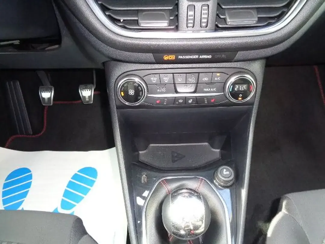Ford Fiesta - Thumbnail 11