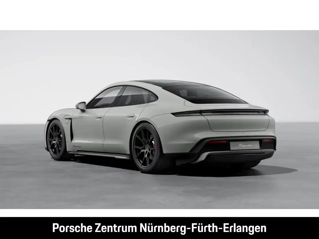 Porsche Taycan - Thumbnail 3