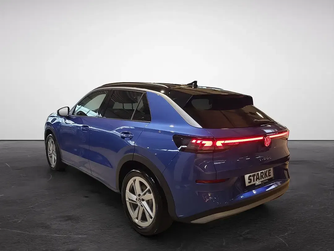 Volkswagen T-Roc - Thumbnail 3