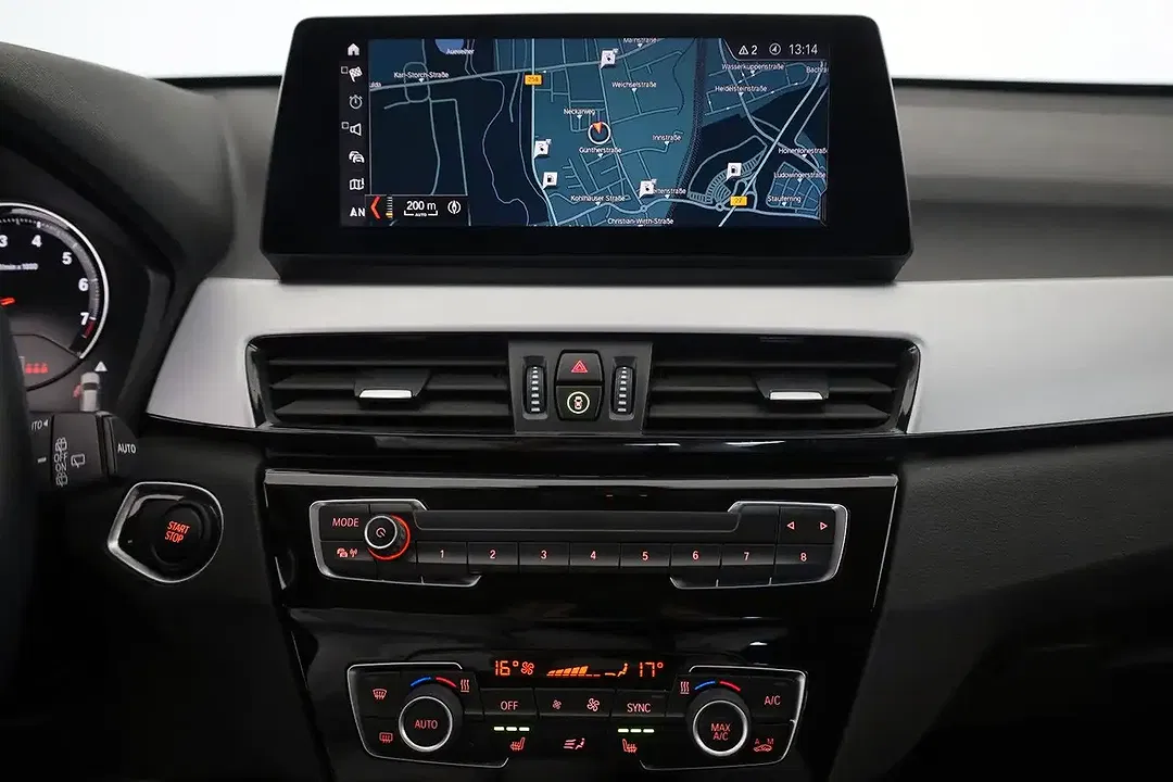 BMW X1 - Thumbnail 11