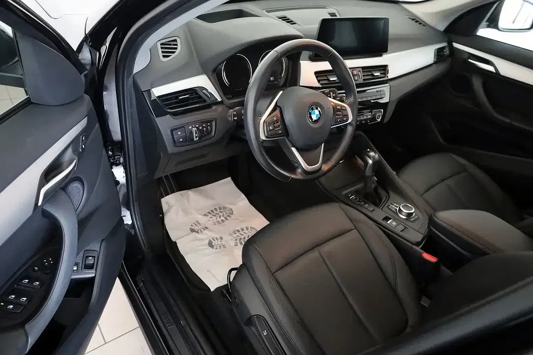 BMW X1 - Thumbnail 9