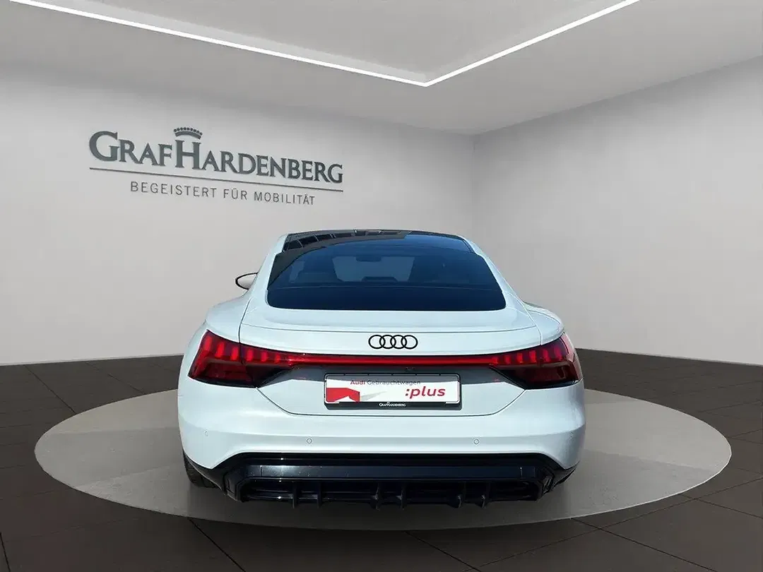 Audi e-tron GT - Thumbnail 5