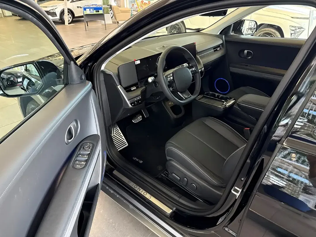 Hyundai IONIQ 5 - Thumbnail 6