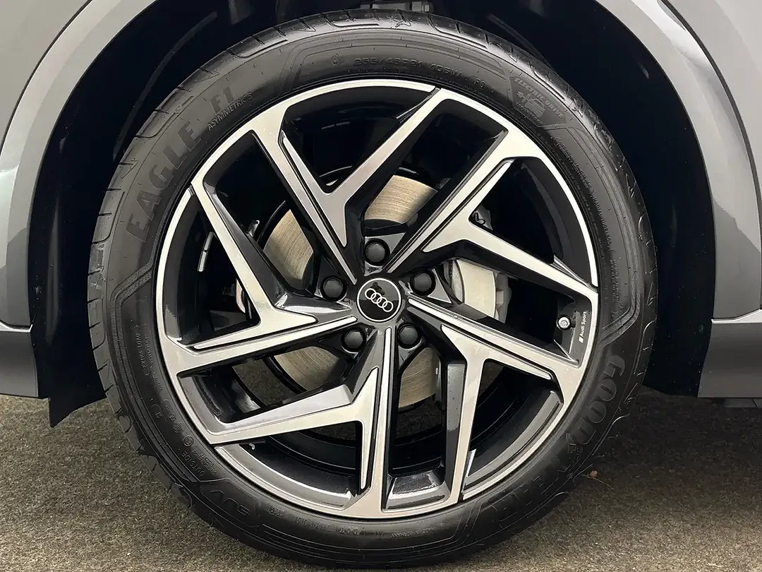 Audi Q6 e-tron - Thumbnail 6