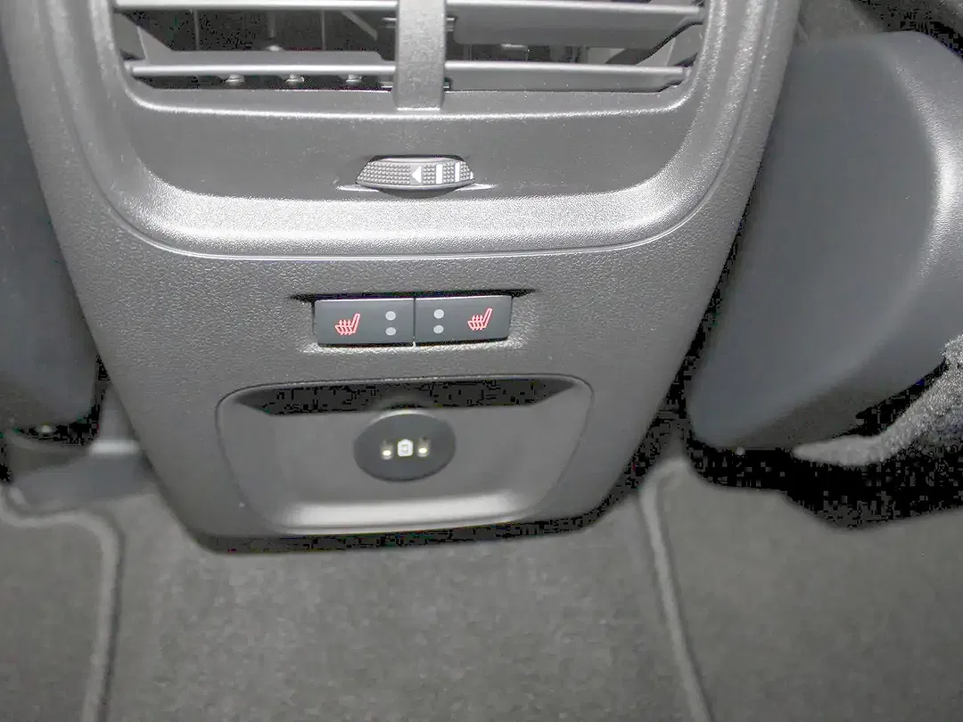 Ford Kuga - Thumbnail 24