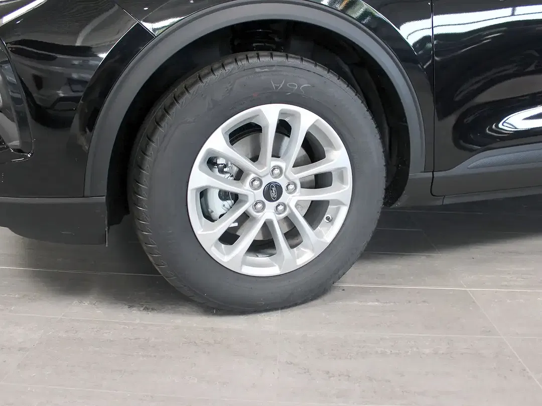Ford Kuga - Thumbnail 6