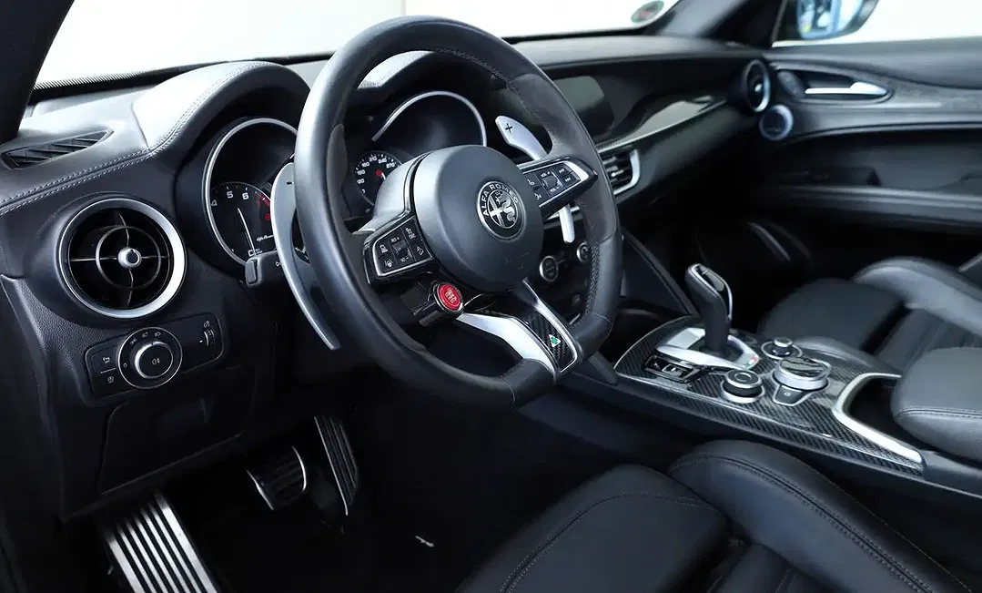 Alfa Romeo Stelvio - Thumbnail 10