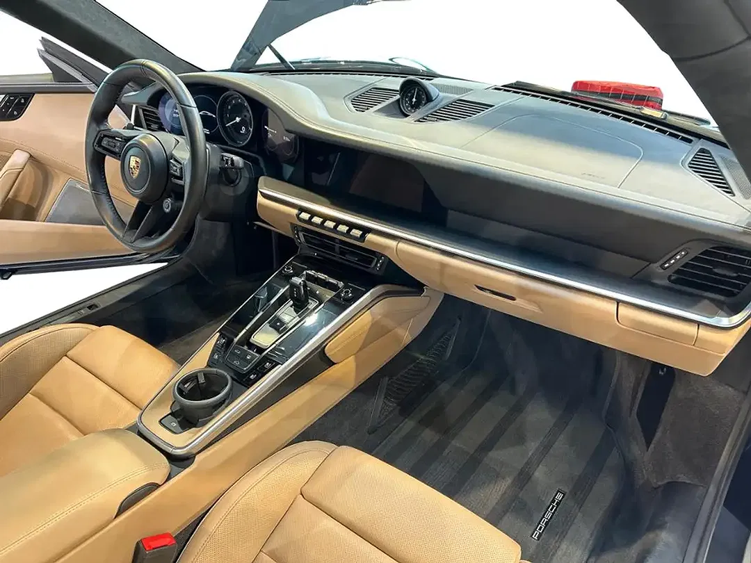 Porsche 911 - Thumbnail 6