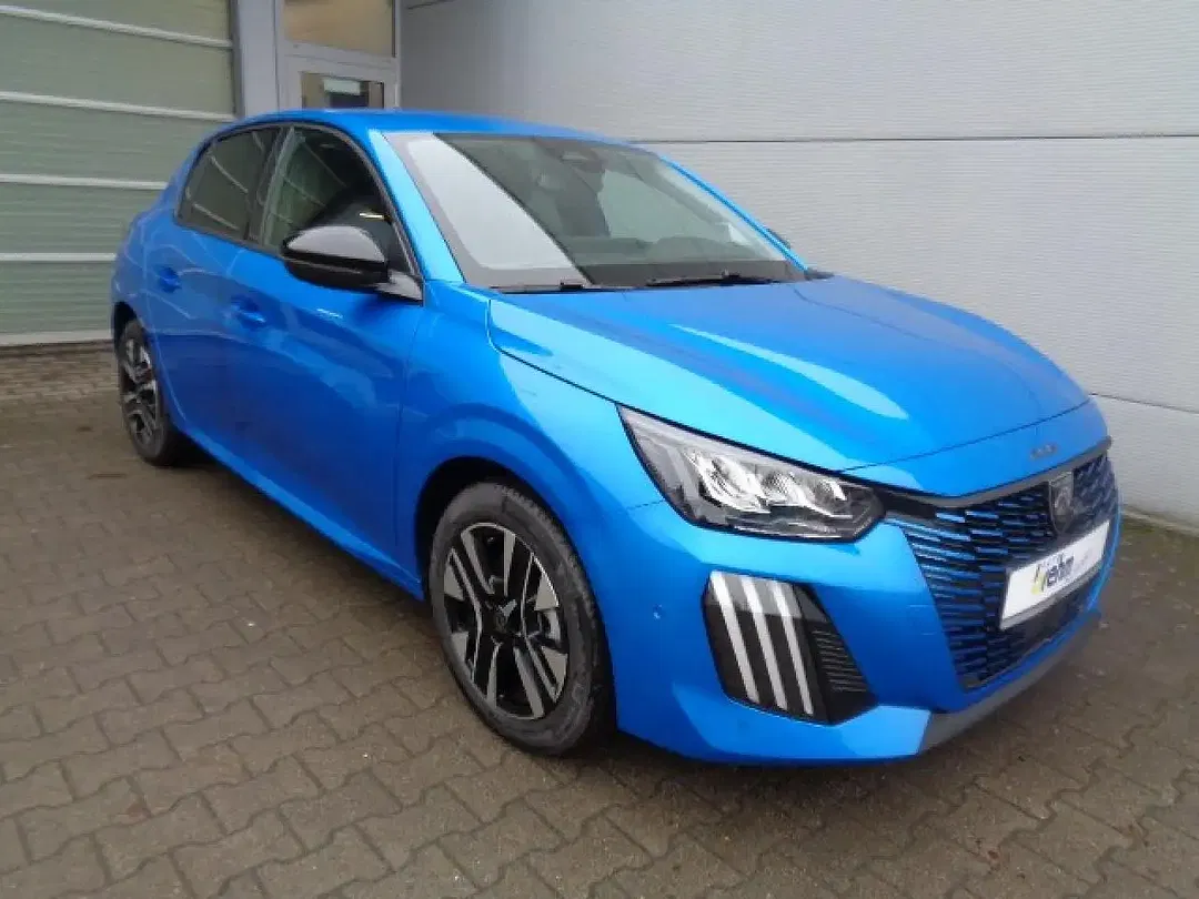 Peugeot 208 - Thumbnail 3