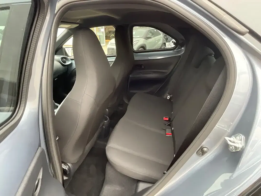 Toyota Aygo - Thumbnail 13