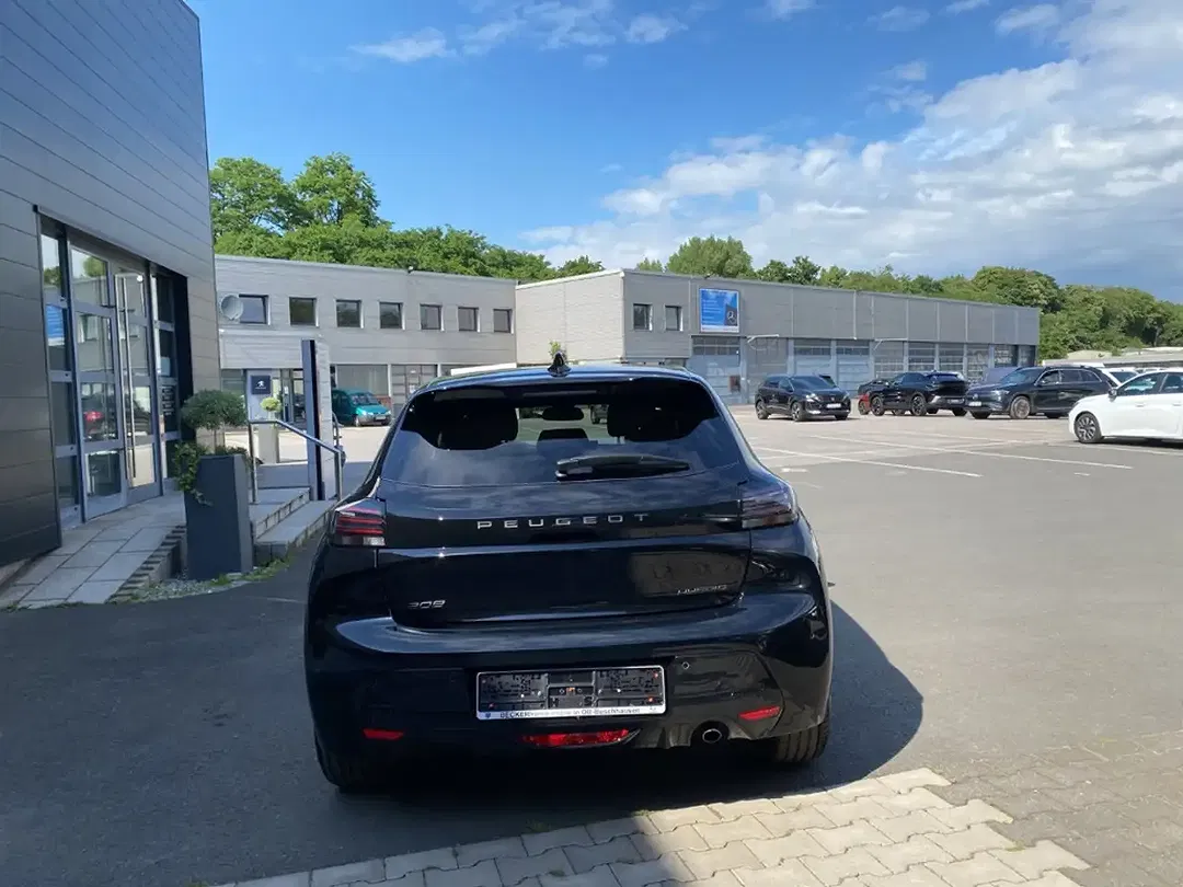 Peugeot 208 - Thumbnail 5