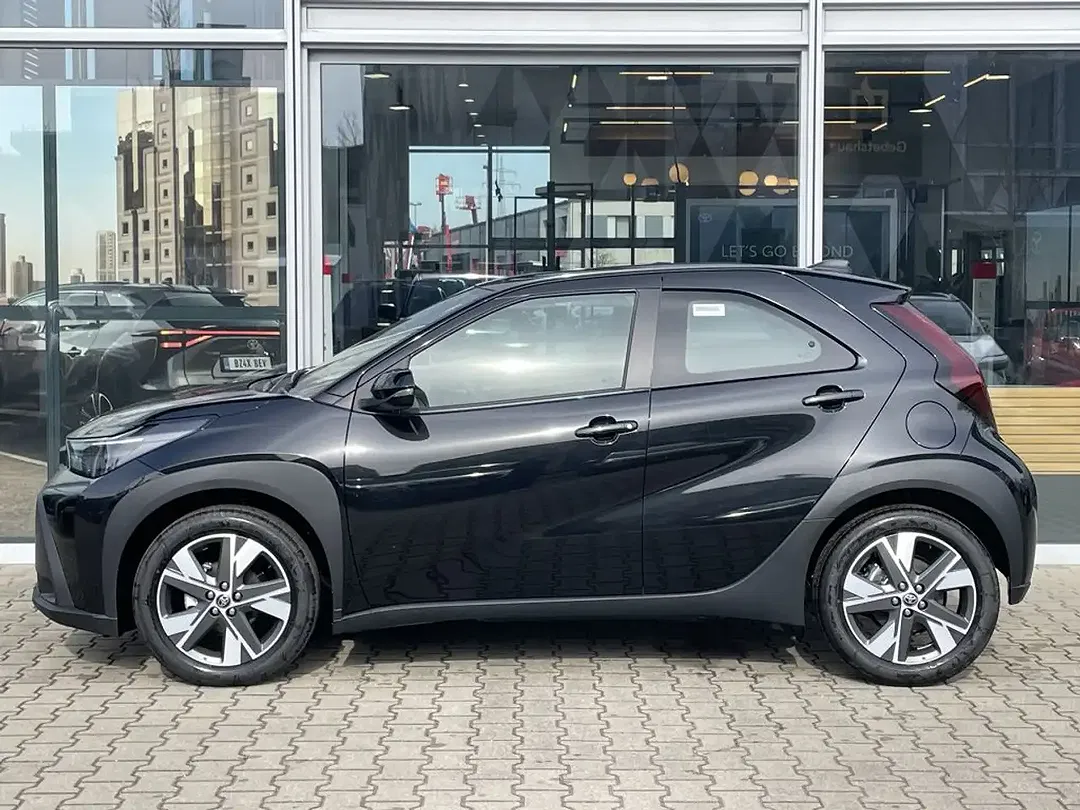Toyota Aygo X - Thumbnail 6