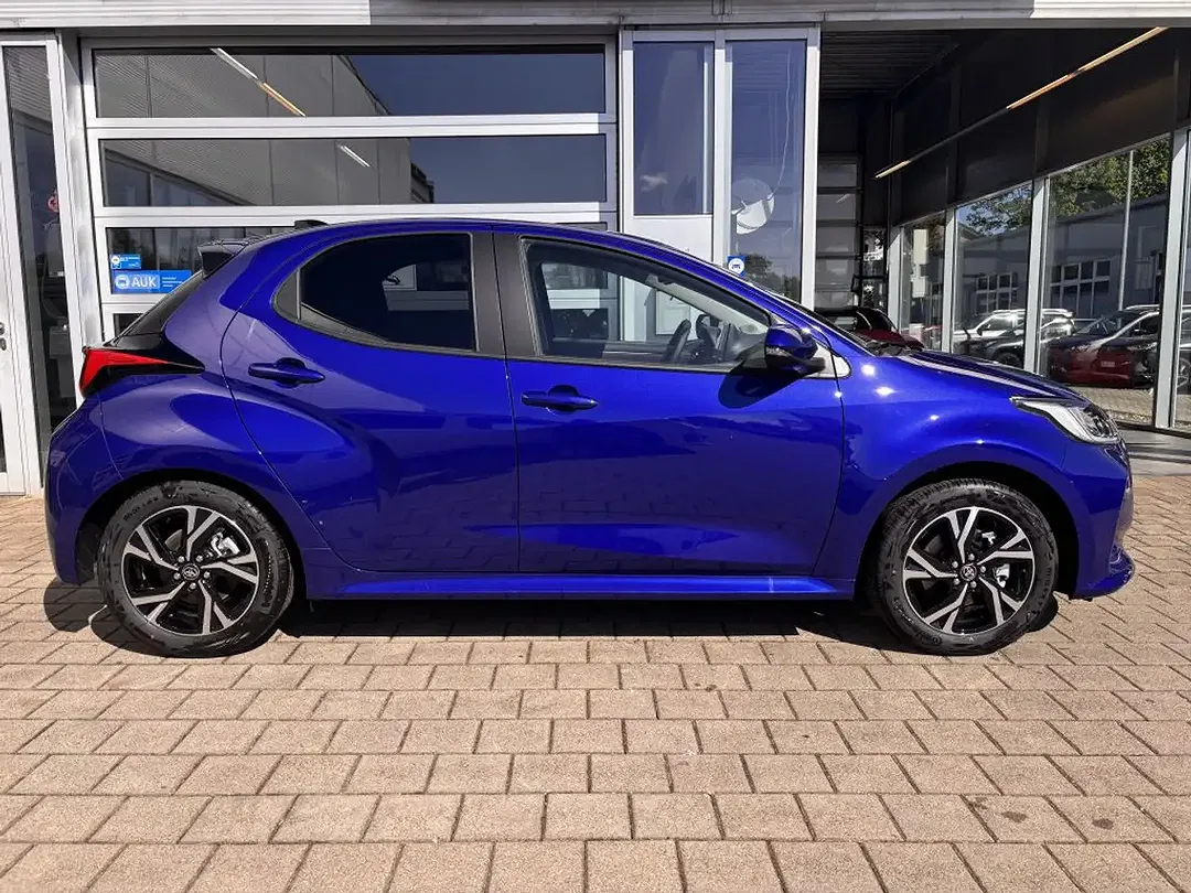 Toyota Yaris - Thumbnail 3