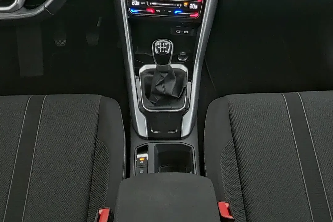 Volkswagen T-Roc - Thumbnail 13