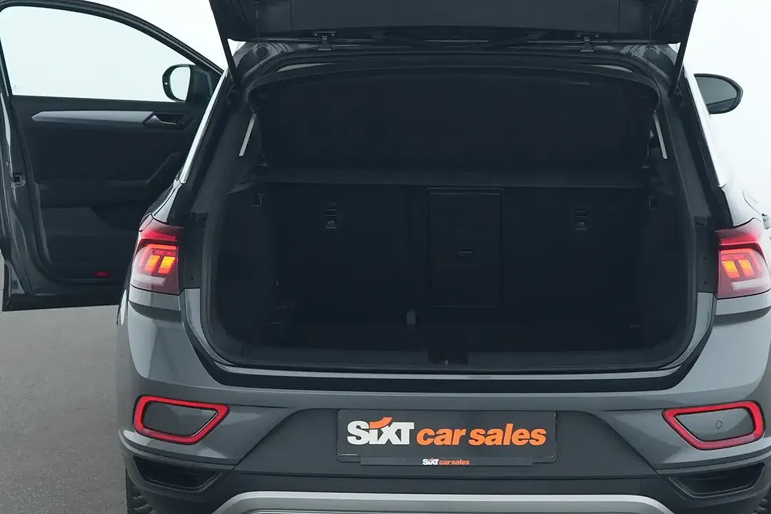 Volkswagen T-Roc - Thumbnail 6