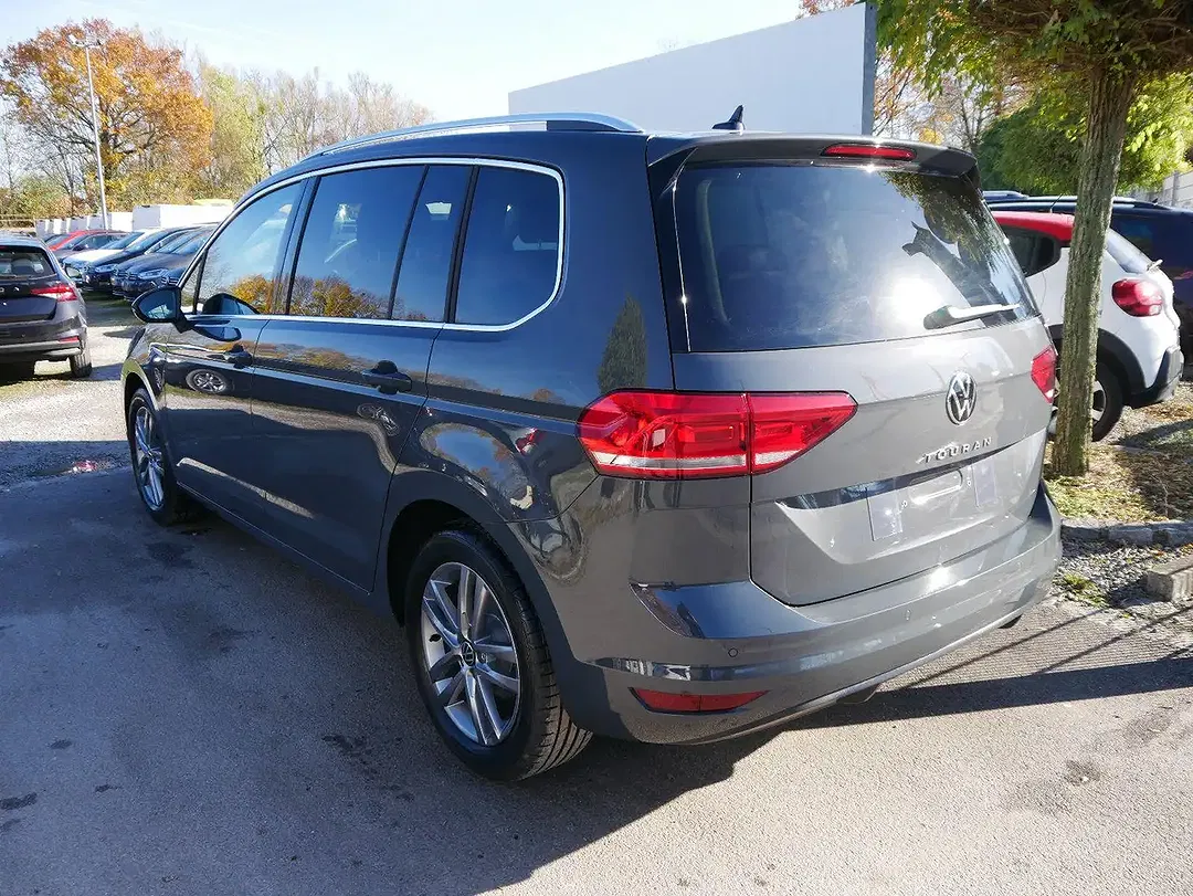 Volkswagen Touran - Thumbnail 5