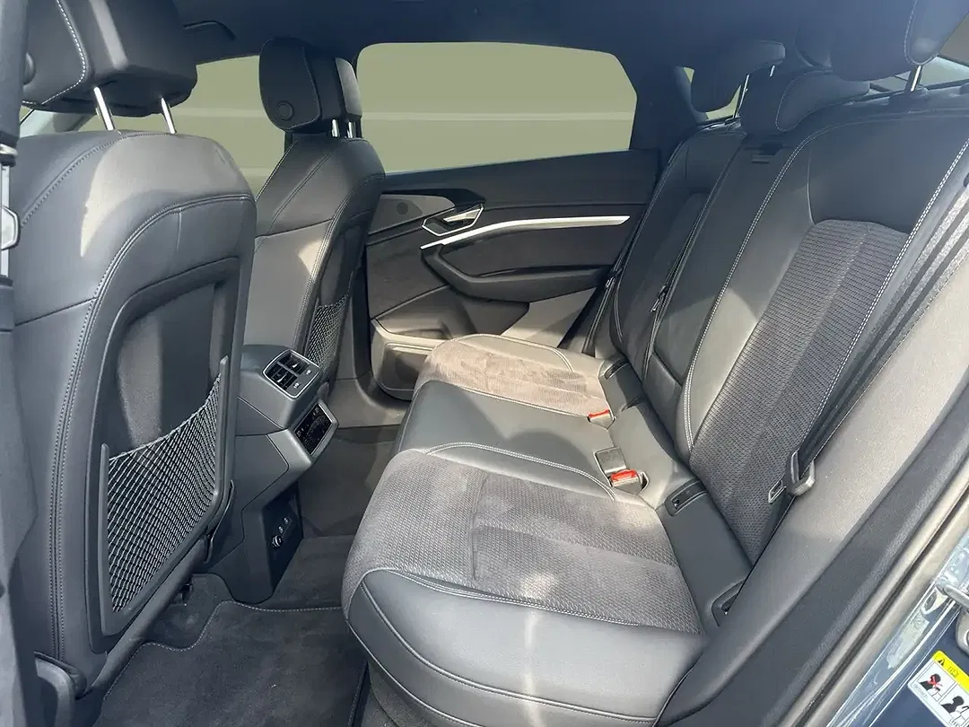 Audi Q8 e-tron 55 Matrix LED Sportback S line - foto 12
