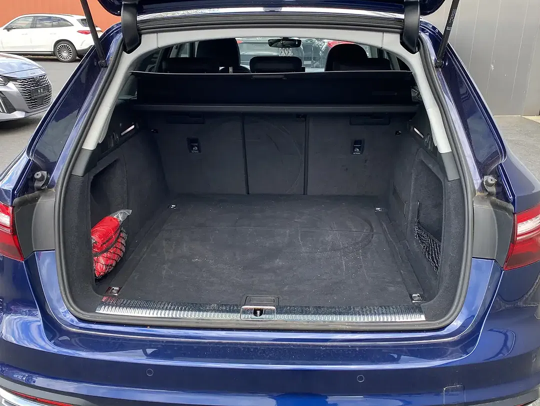 Audi A4 - Thumbnail 9
