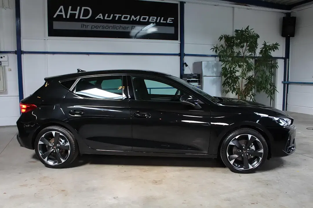 CUPRA Leon - Thumbnail 2