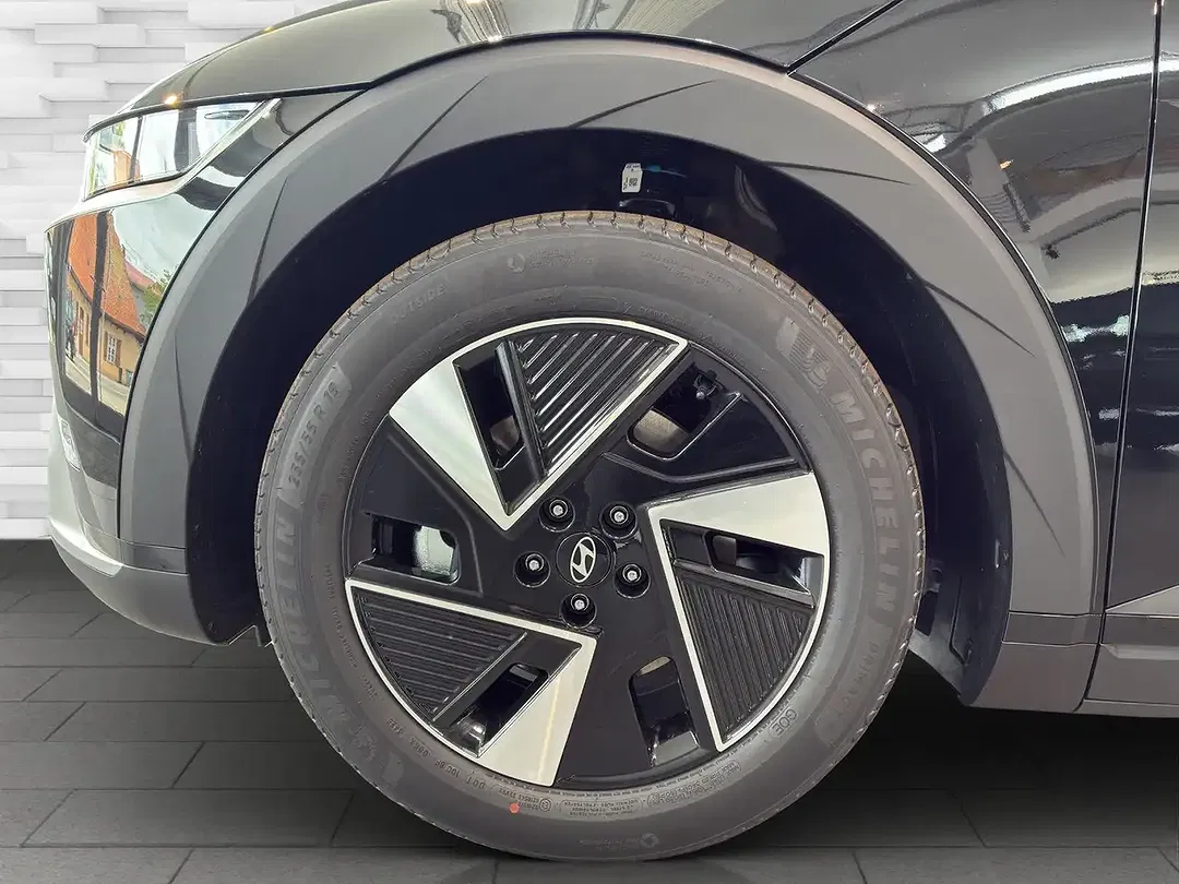 Hyundai IONIQ 5 - Thumbnail 9