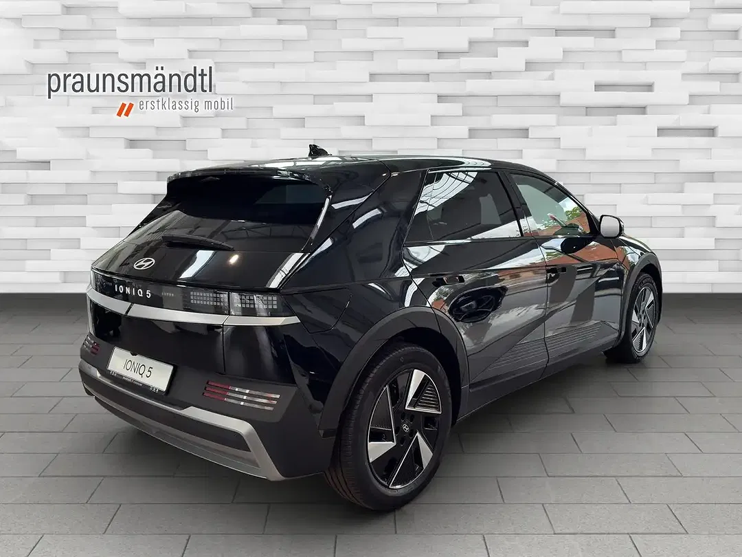 Hyundai IONIQ 5 - Thumbnail 2