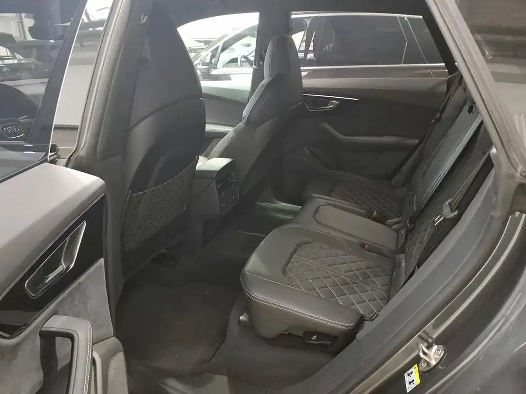 Audi SQ8 - Thumbnail 10