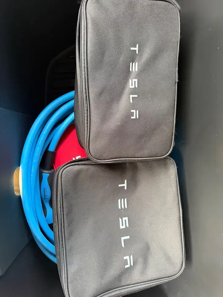 Tesla Model Y - Thumbnail 22