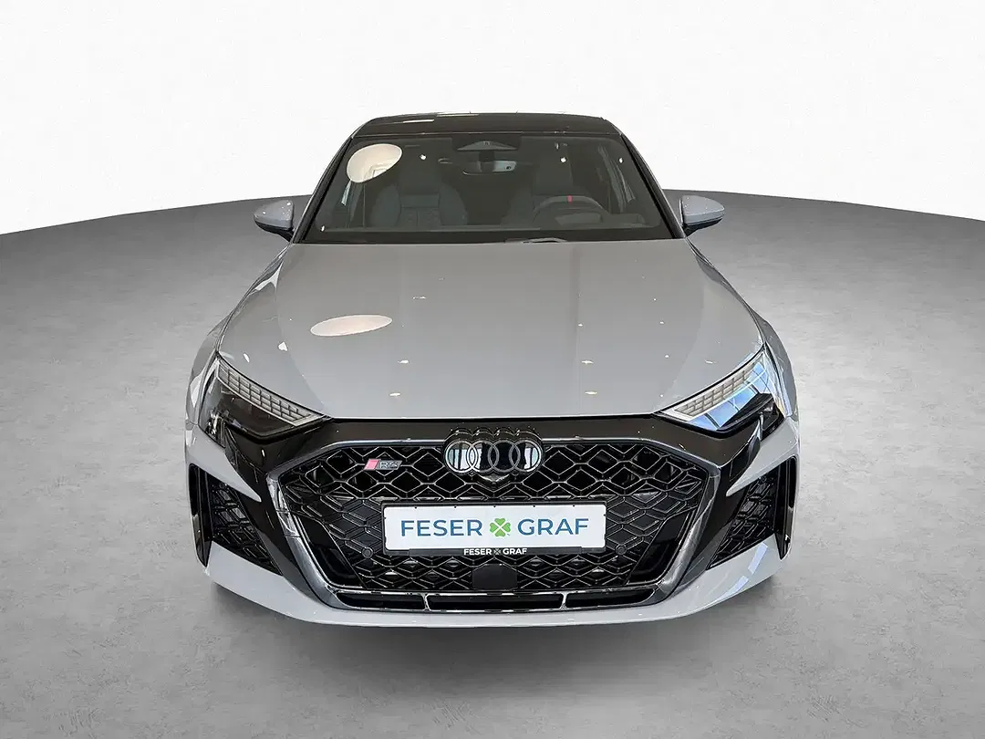 Audi RS3 - foto 1