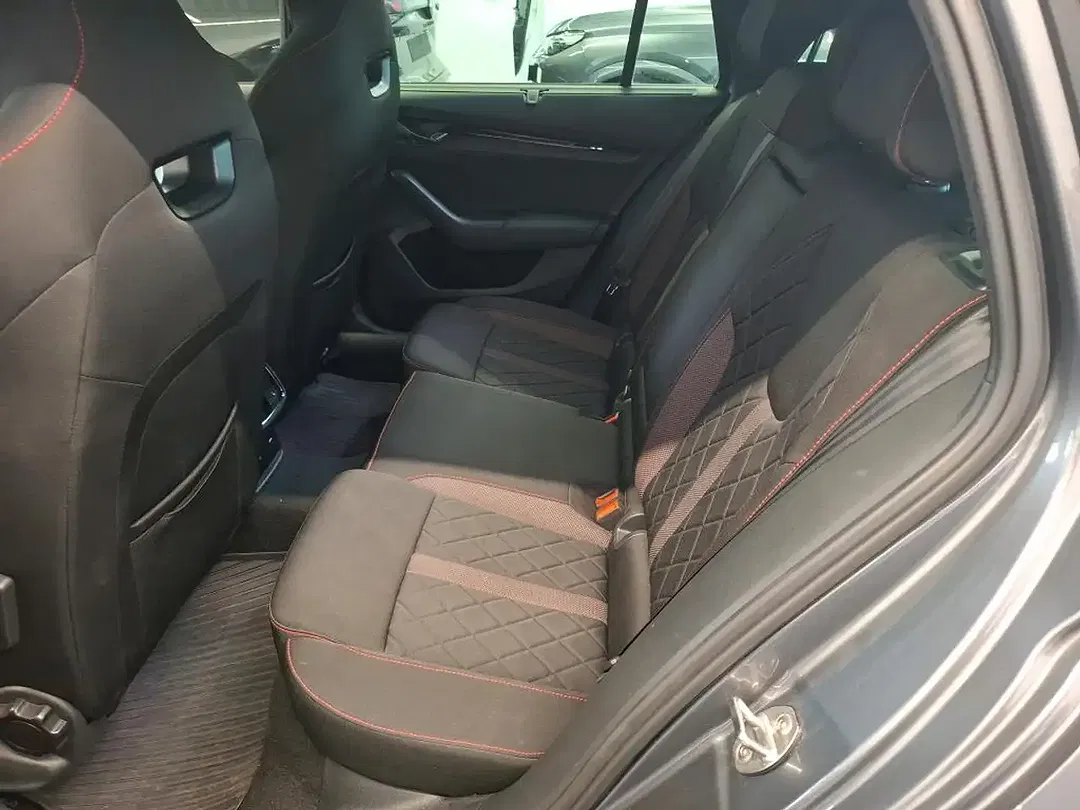 Skoda Octavia - Thumbnail 8