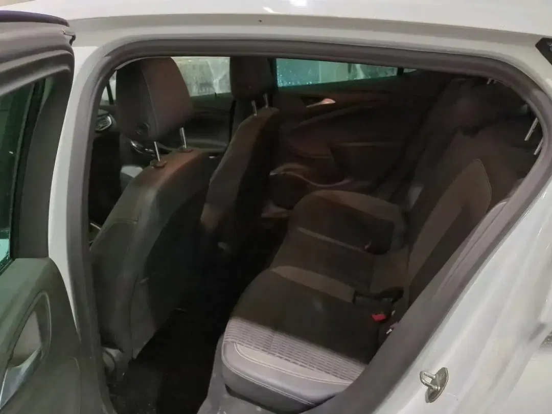 Opel Astra - Thumbnail 8