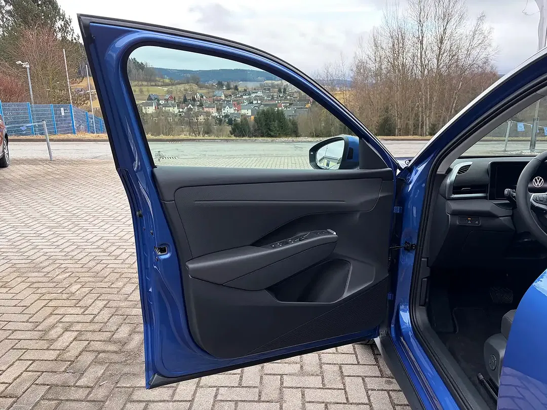 Volkswagen T-Roc - Thumbnail 15