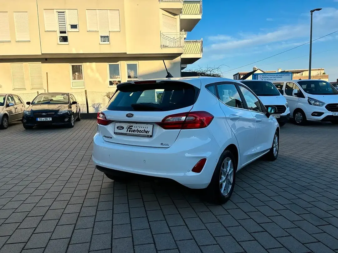 Ford Fiesta - Thumbnail 4
