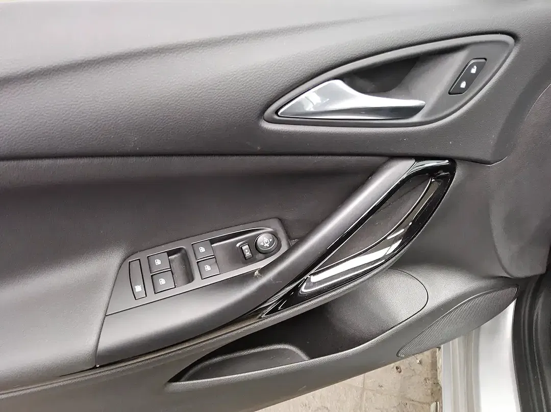 Opel Astra - Thumbnail 5