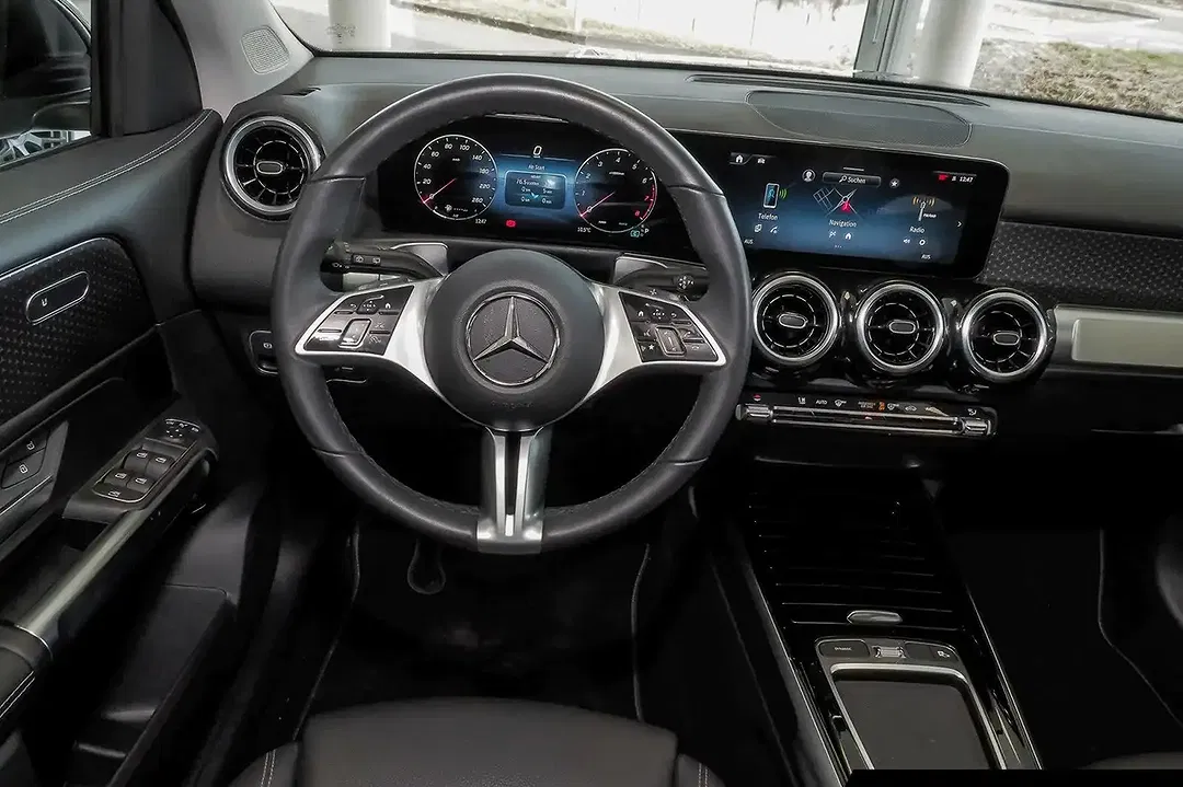 Mercedes-Benz GLB 180 - Thumbnail 12