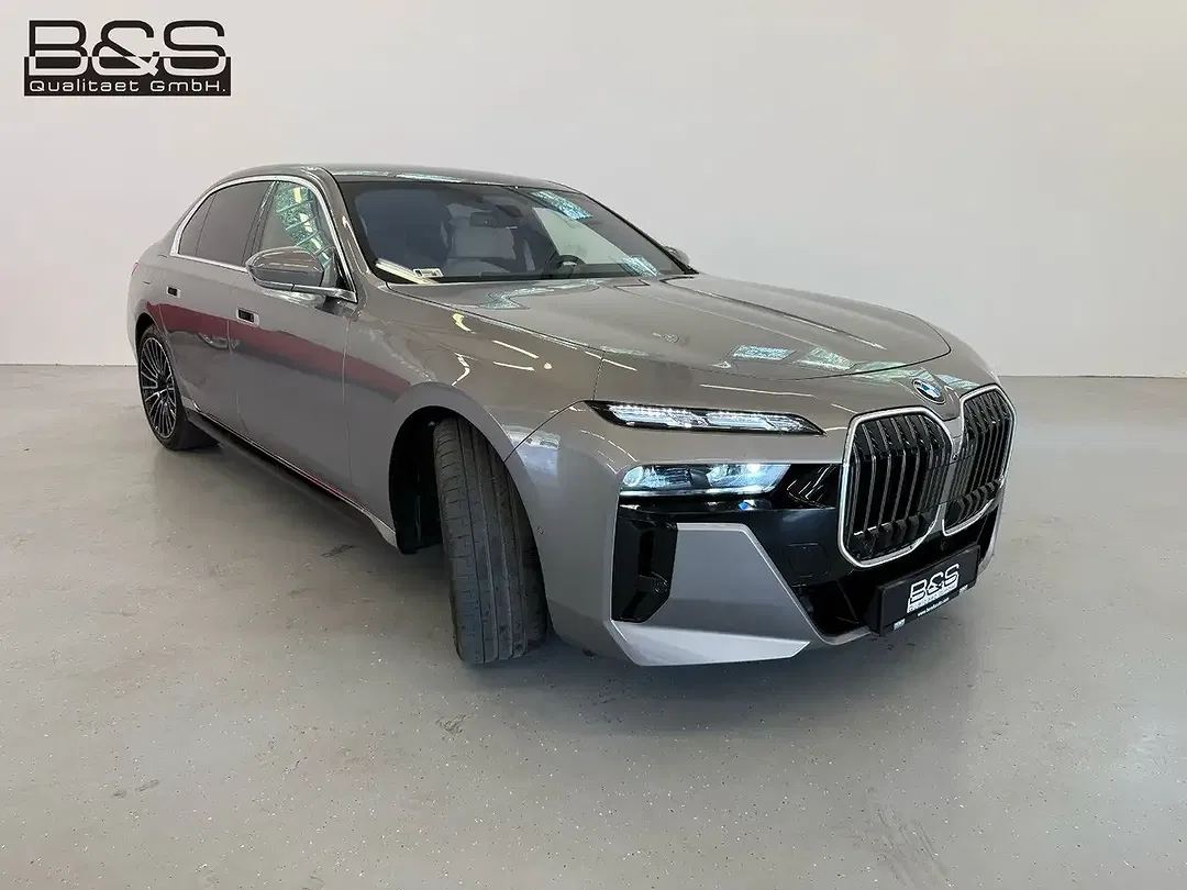 BMW 740 - Thumbnail 4