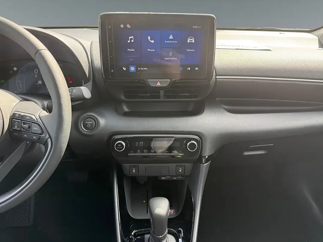 Toyota Yaris - Thumbnail 11