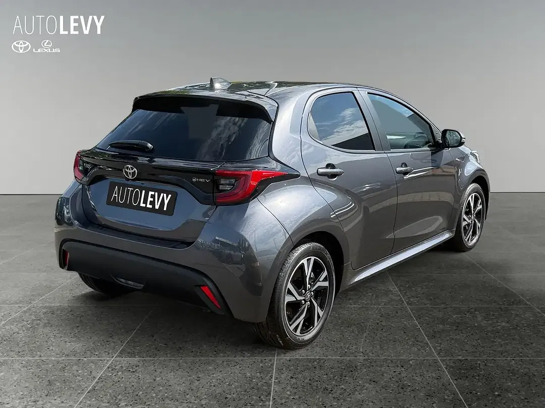 Toyota Yaris - Thumbnail 5