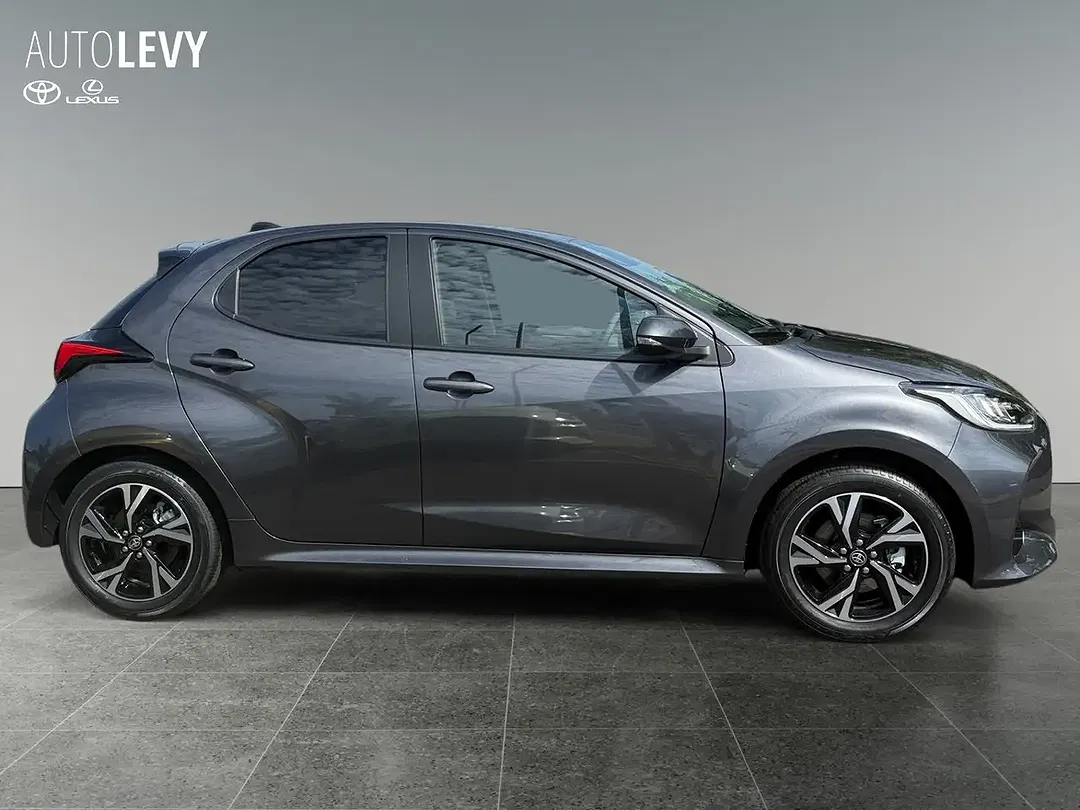 Toyota Yaris - Thumbnail 6