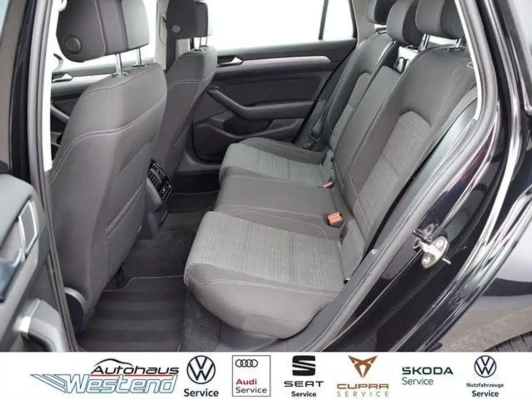 Volkswagen Passat Variant - Thumbnail 10