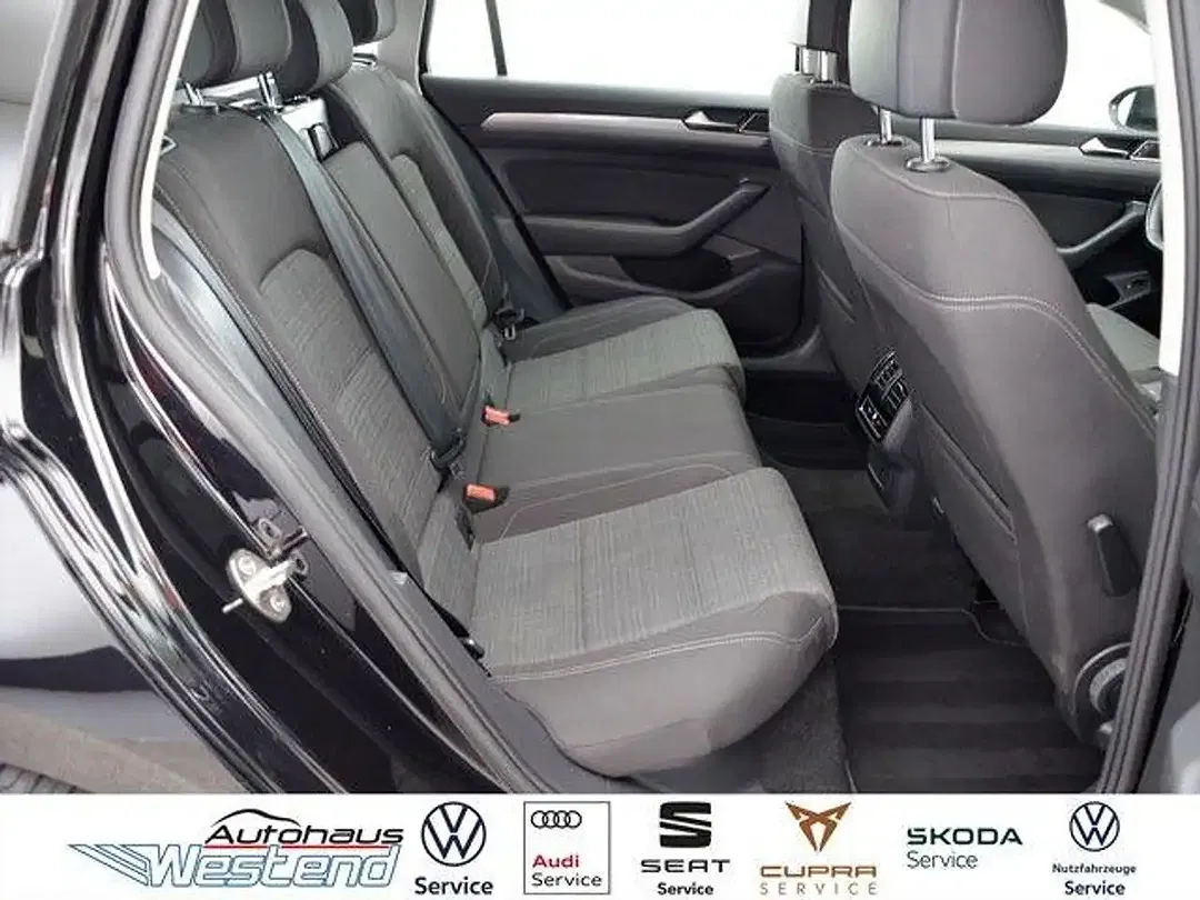Volkswagen Passat Variant - Thumbnail 11