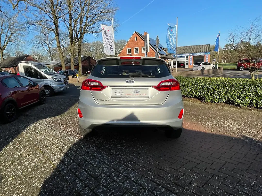 Ford Fiesta - Thumbnail 6