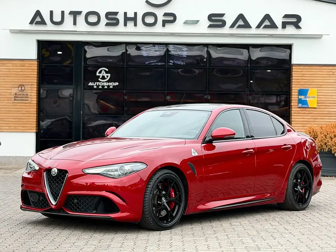 Alfa Romeo Giulia - Thumbnail 3