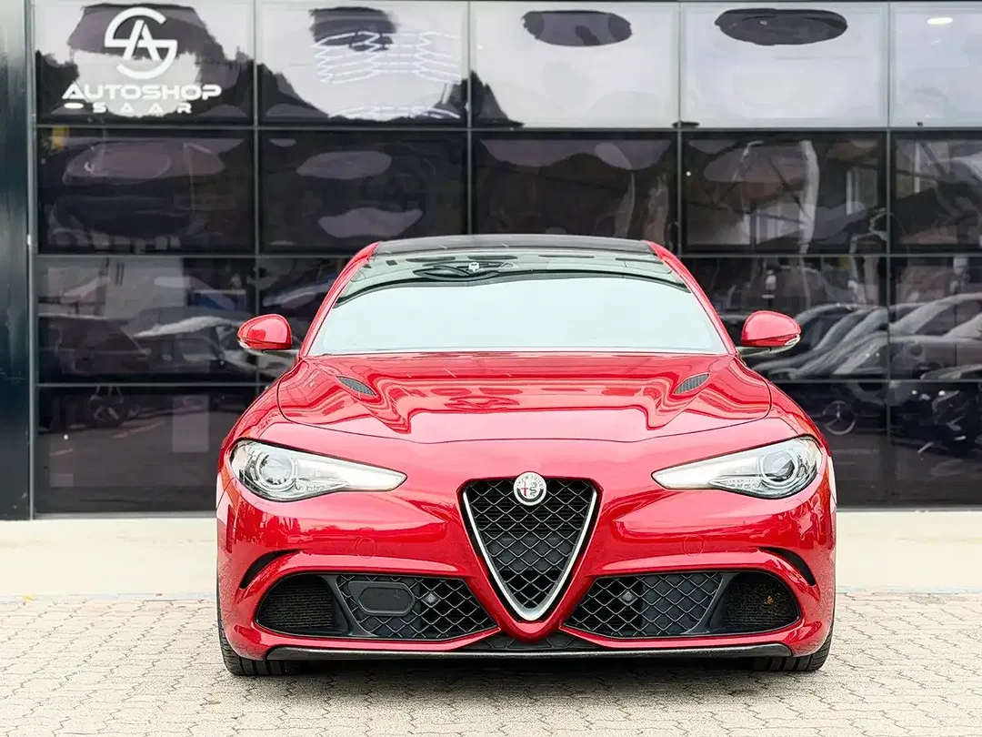 Alfa Romeo Giulia - Thumbnail 5