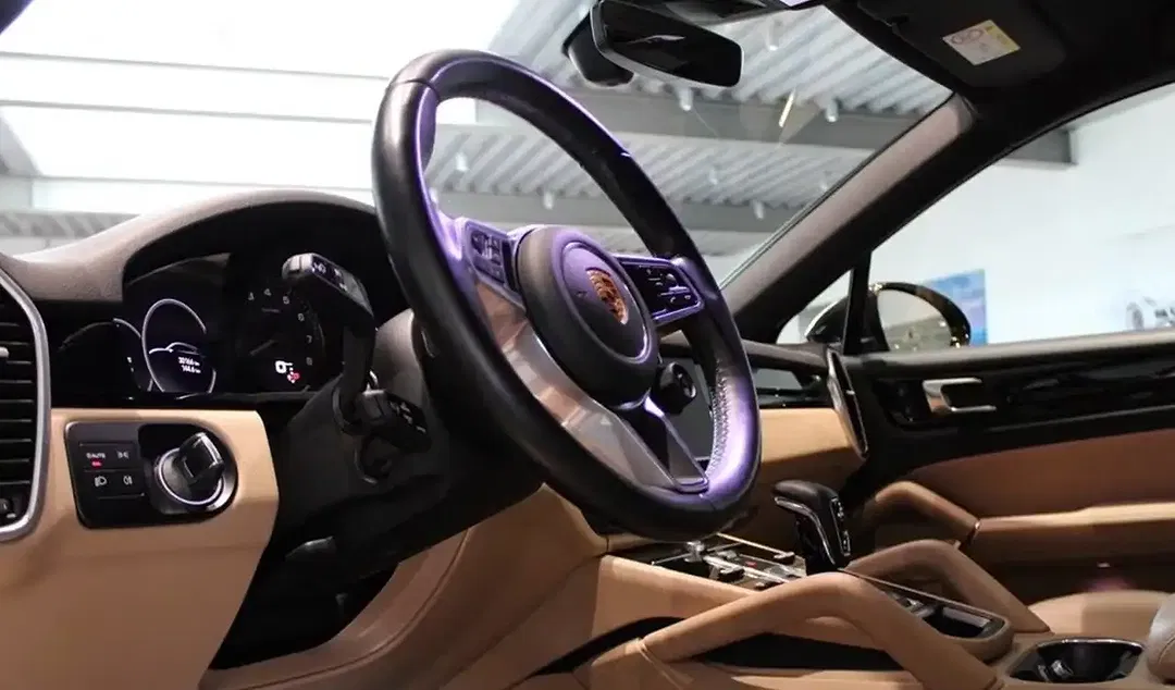 Porsche Cayenne - Thumbnail 8