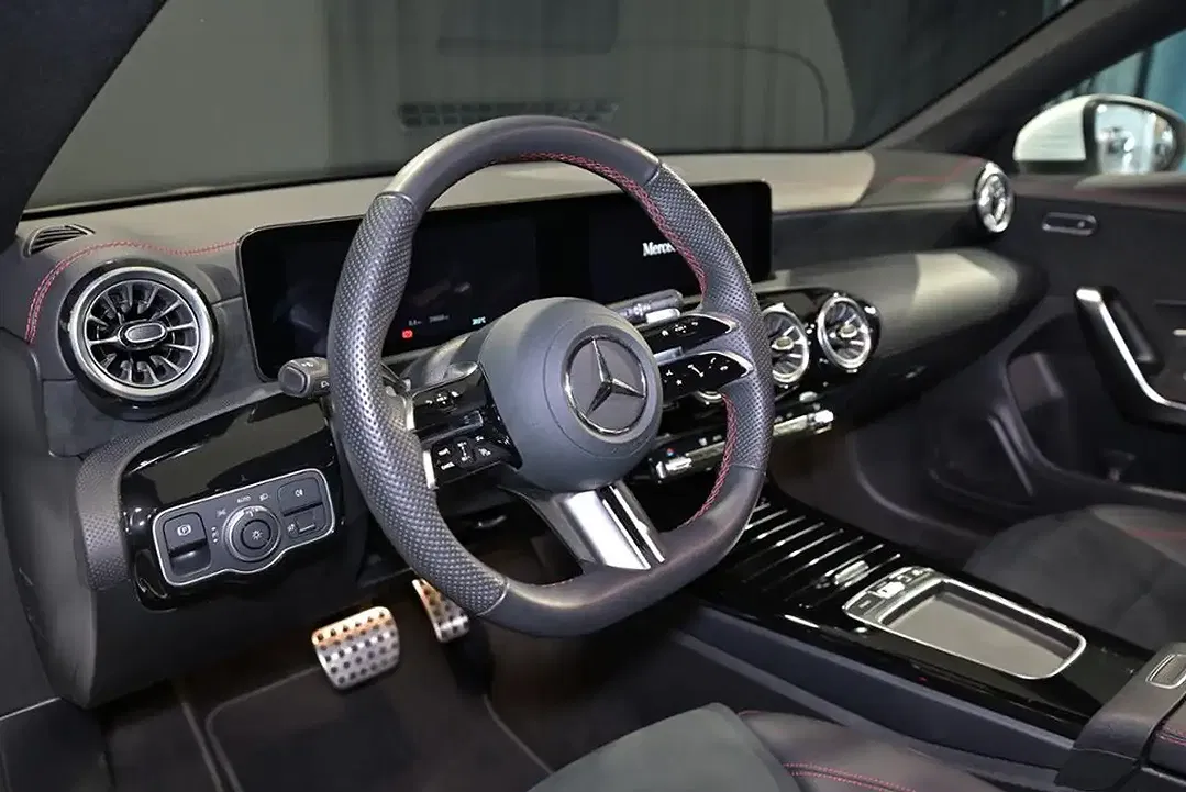 Mercedes-Benz CLA 180 - Thumbnail 8