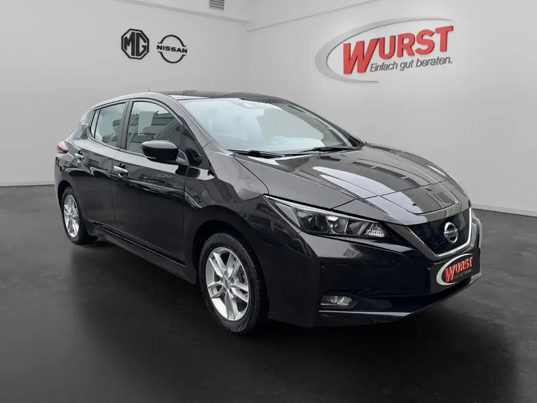 Nissan Leaf - Thumbnail 6
